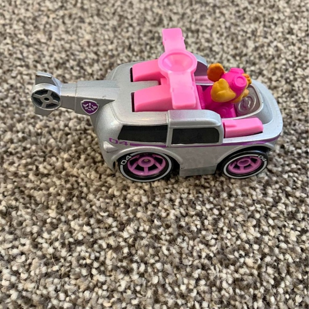 Paw Patrol Skye car